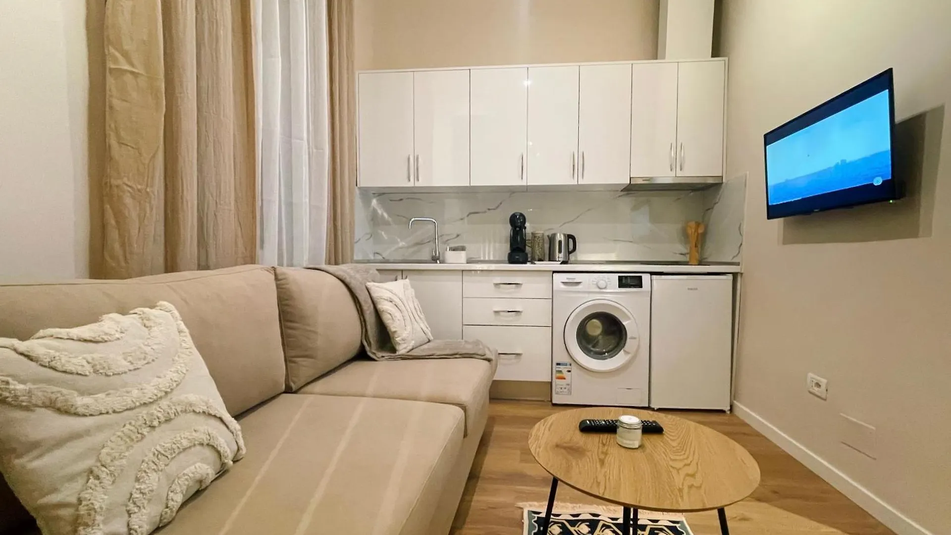 Aj Apartments - Hidden Gem In Front Of Taiwan Center Tirana